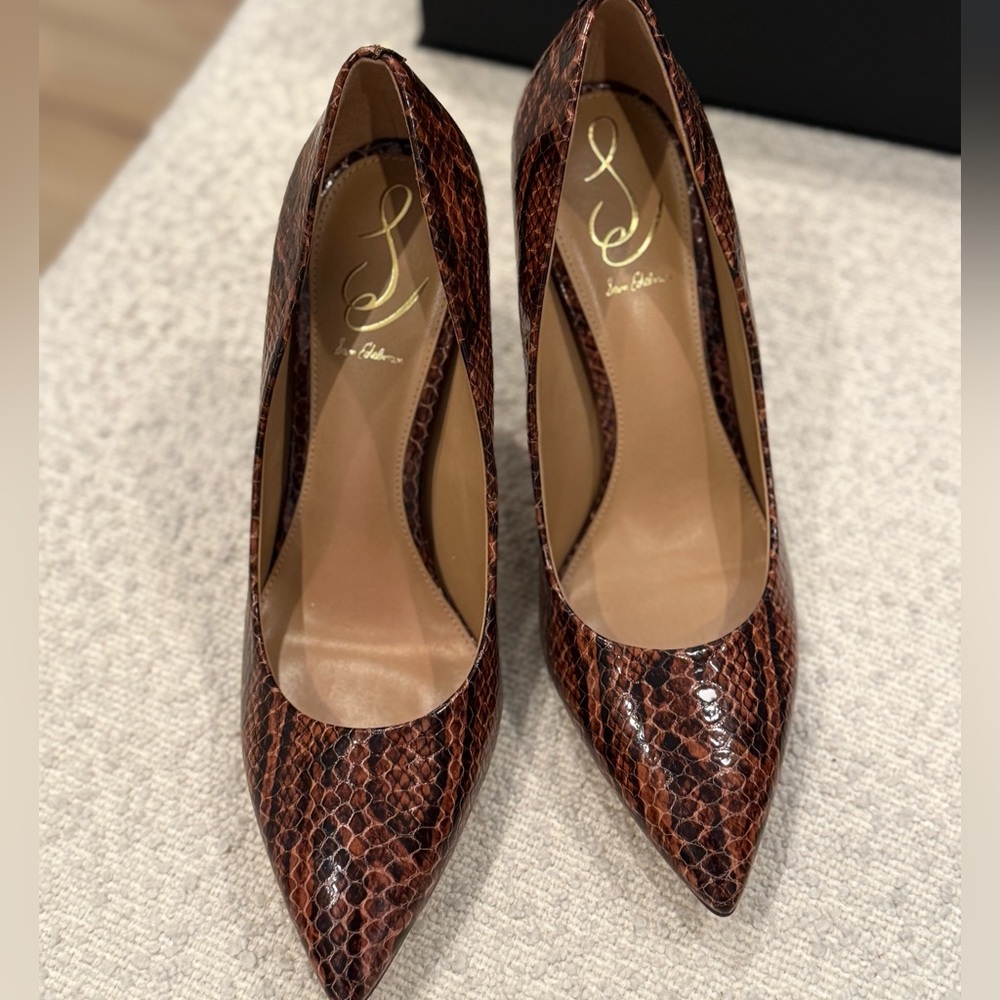 Sam Edelman Brown Snakeskin Pumps size 9 only tried on at home never worn out